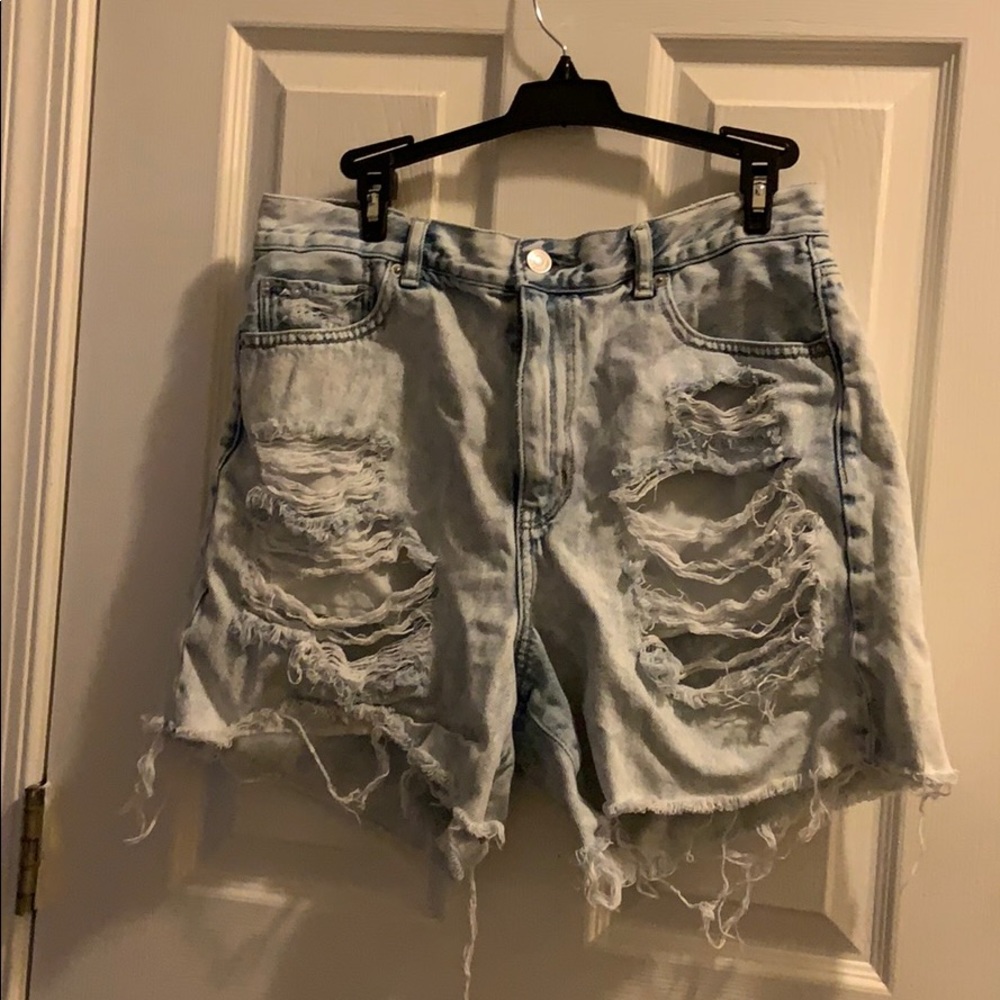 Distressed AMERICAN EAGLE SHORTS